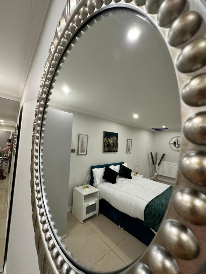 Luxury Studio Apartment Harrow on the Hill Extérieur photo