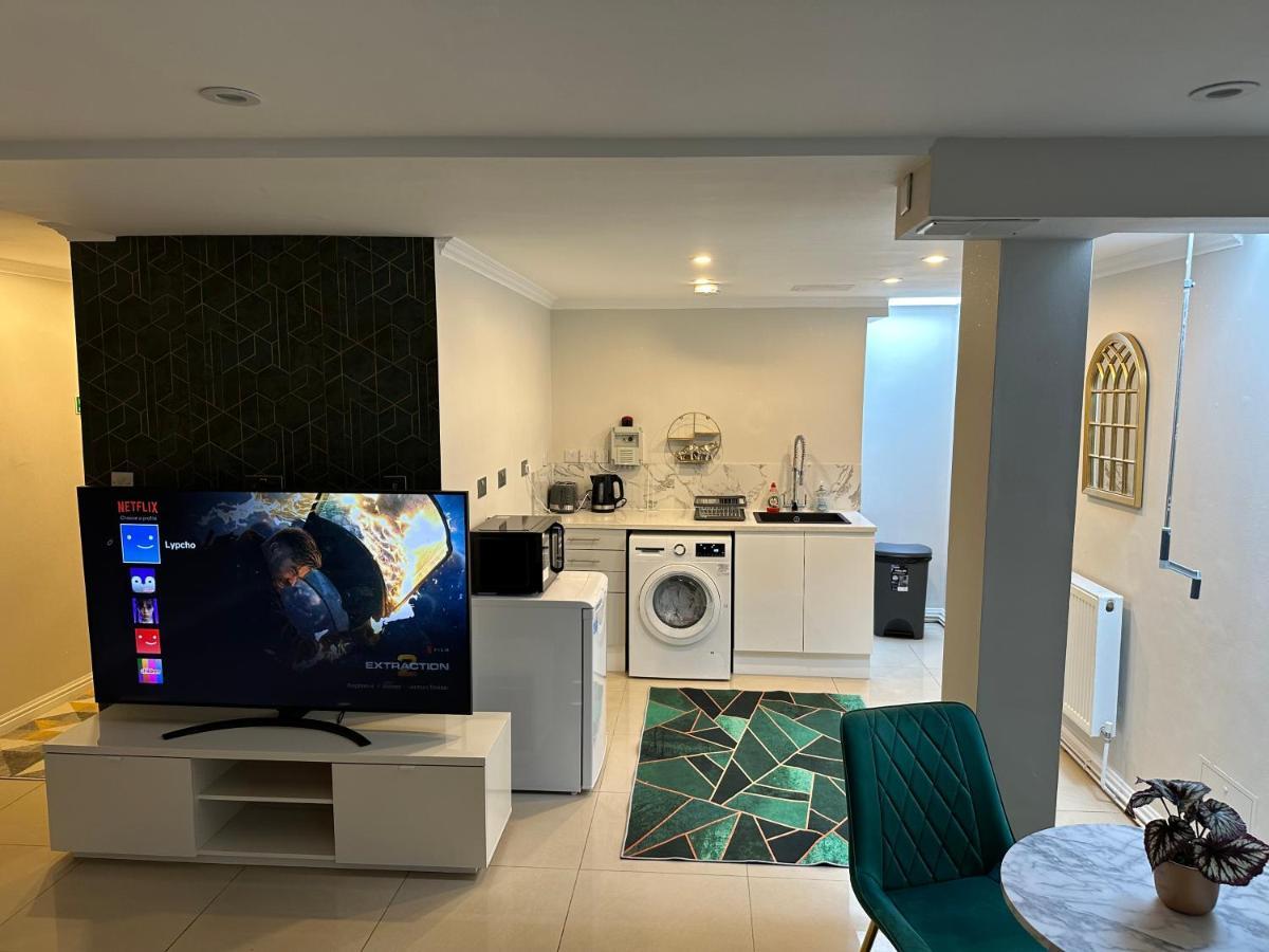 Luxury Studio Apartment Harrow on the Hill Extérieur photo