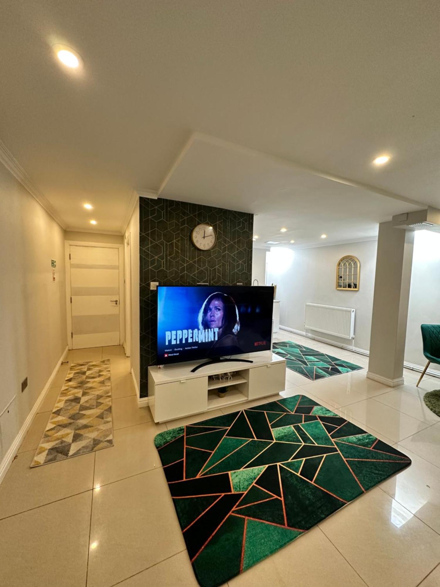 Luxury Studio Apartment Harrow on the Hill Extérieur photo