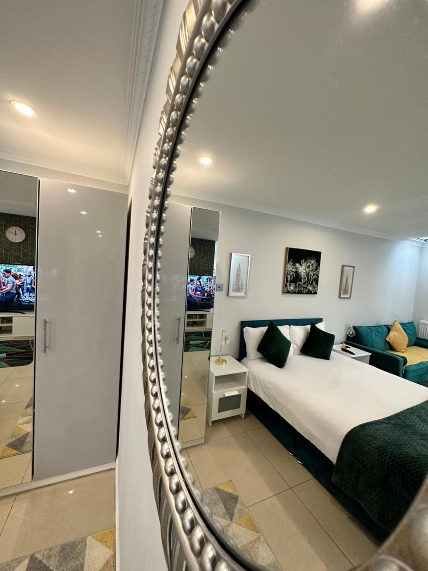 Luxury Studio Apartment Harrow on the Hill Extérieur photo
