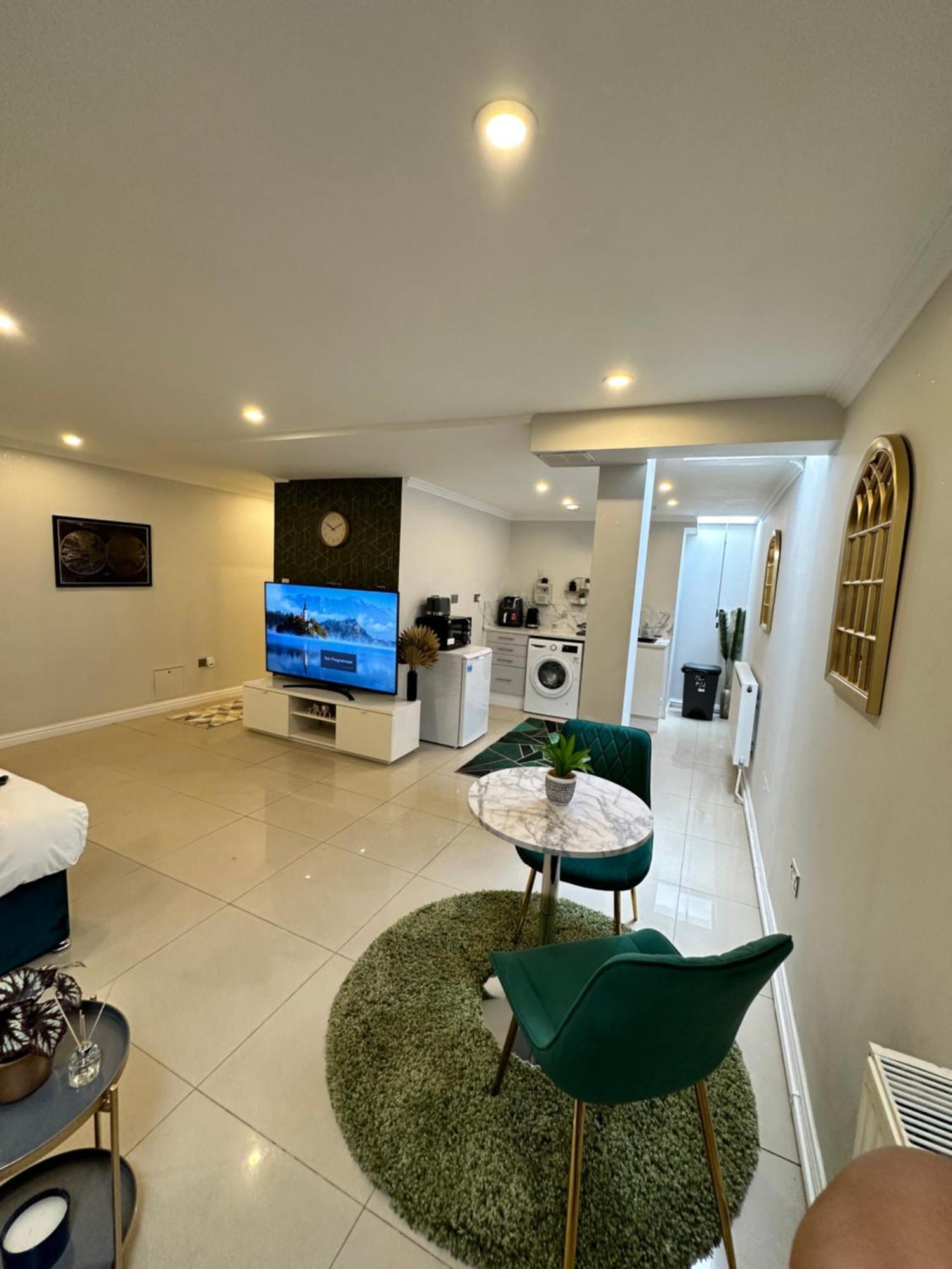 Luxury Studio Apartment Harrow on the Hill Extérieur photo